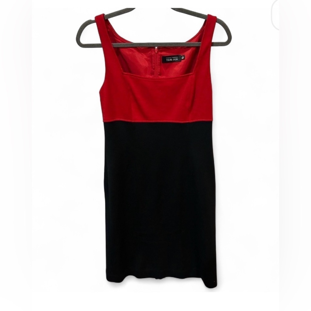 Teri Jon by Rickie Freeman 100% Wool Red and Black Mini Dress Sz 6 *notes